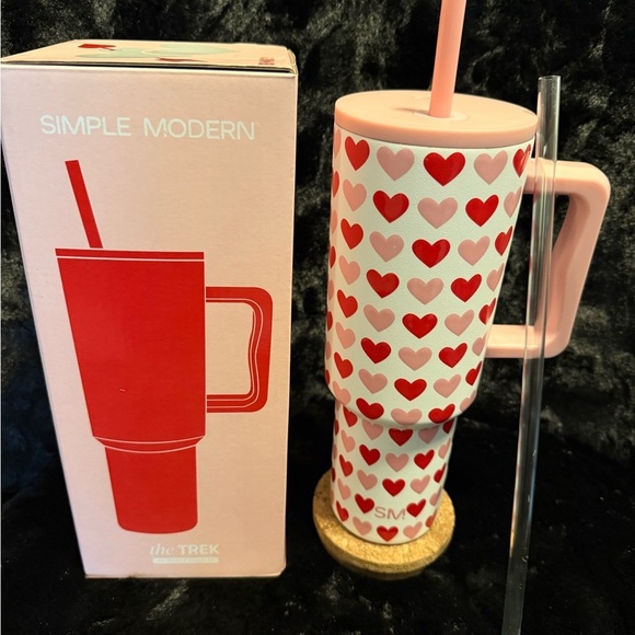 Simple Modern Limited Valentines Day White With Pink/Red Heart 40oz Trek Tumbler - Picture 1 of 9